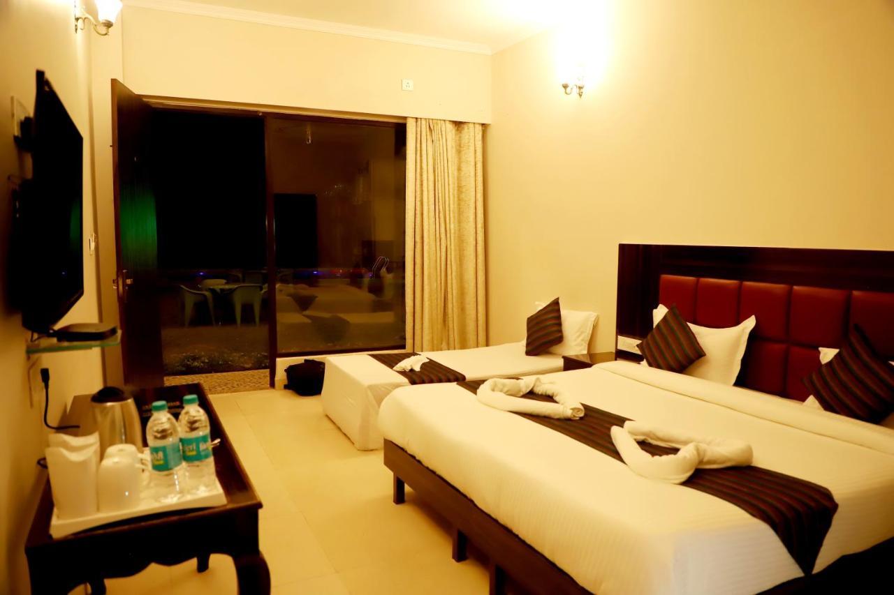 Отель Rishikesh Grand Экстерьер фото